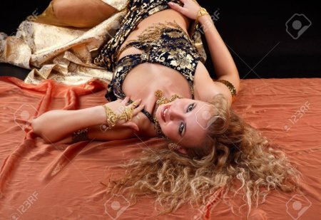 Танцовщица живота