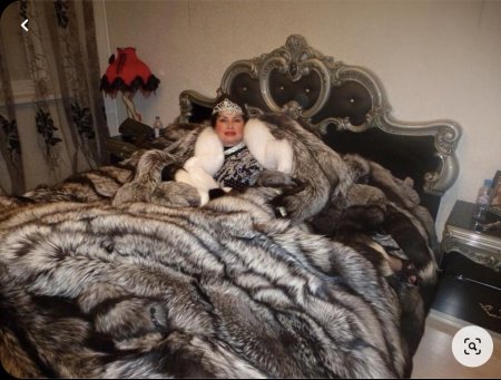 Маша распутина в мехах на