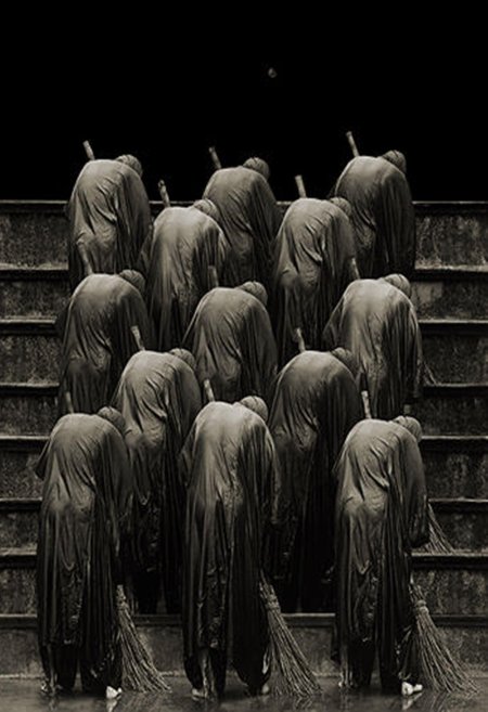 Безликая толпа