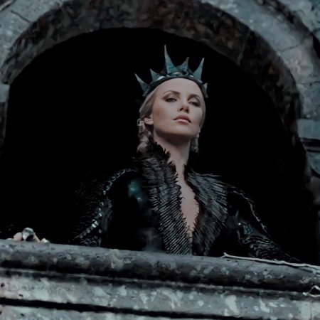 Шарлиз терон королева равенна