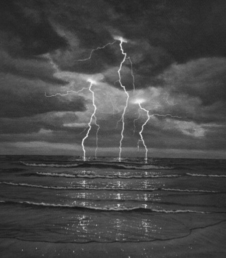 Гроза на море