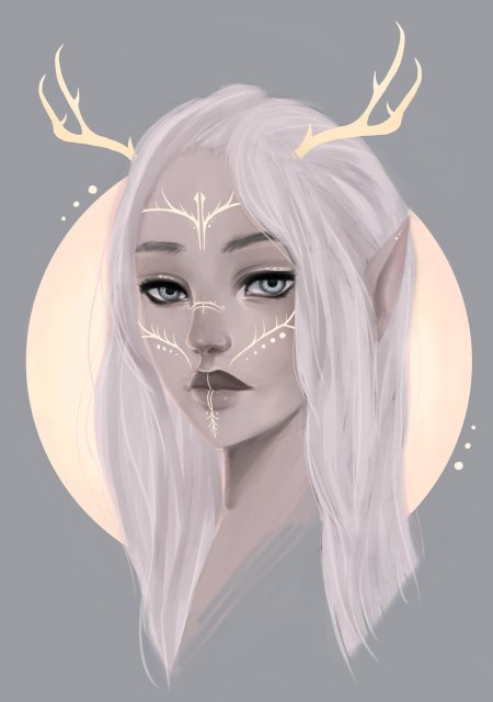 Девушка с оленьими рогами