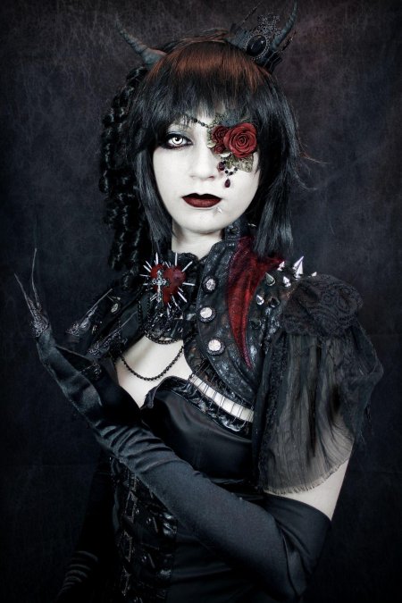 Готическая девушка