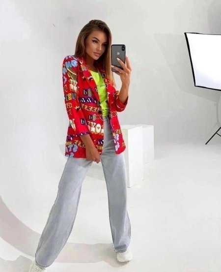 Яркий пиджак