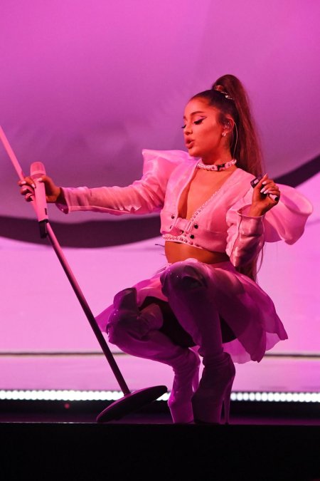 Ариана гранде sweetener world tour