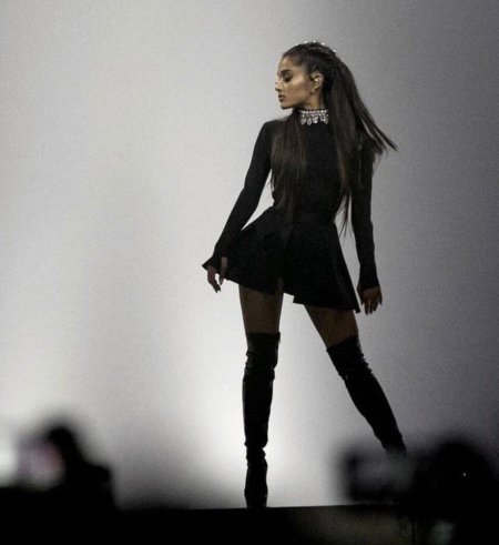 Ариана гранде костюмы