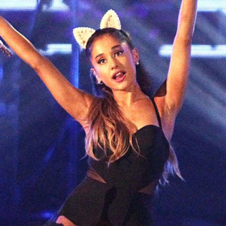 Ариана гранде и кристина агилера