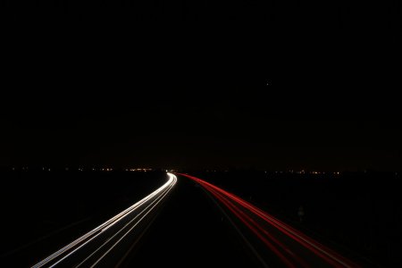 Фон длинной дороги ночью