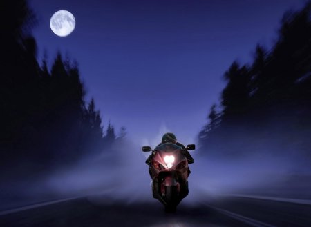 Мотоцикл ночью
