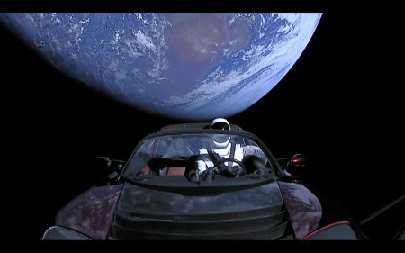 Илон маск тесла в космосе