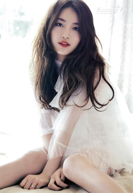 Красивая азиатская девушка