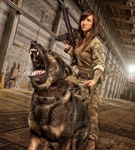 Девушка с ружьем и собакой