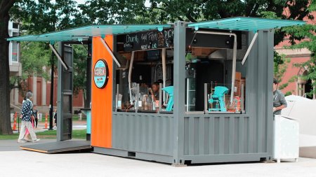 Кофейня из морского контейнера