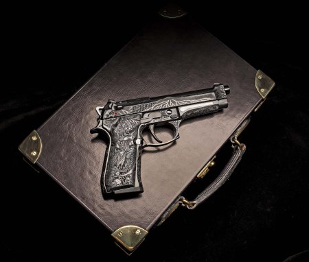 Beretta 92 с гравировкой