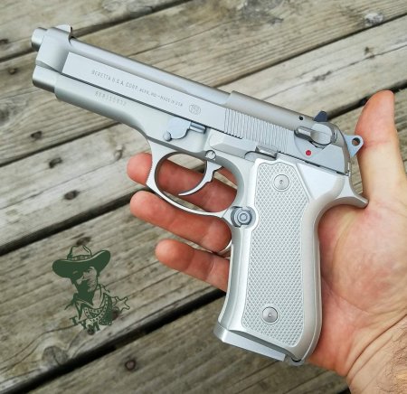 Beretta пистолет