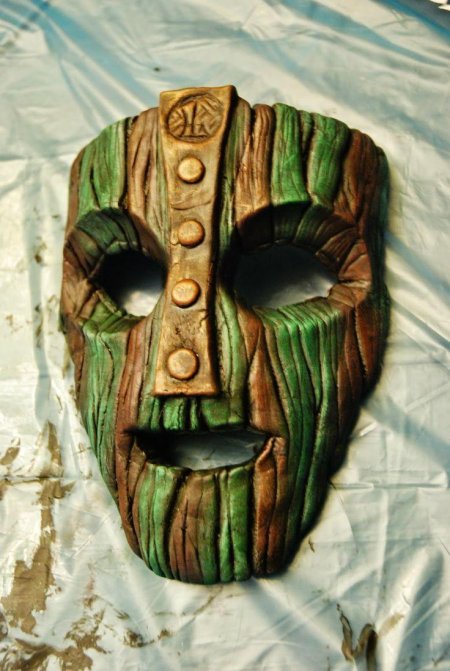 Маска зеленая локи