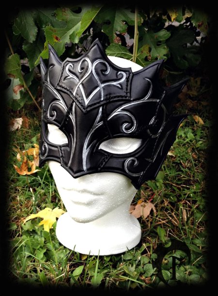 Маска маскарадная