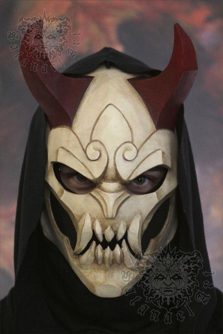 Шен кровавая луна маска