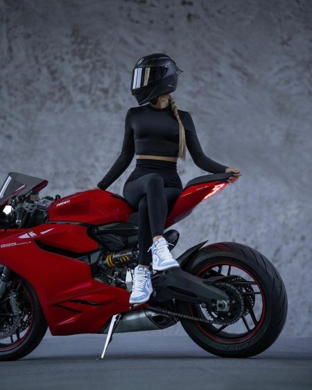 Спортивные мотоцикл