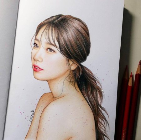 Портрет кореянки карандашом