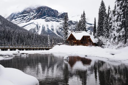 Emerald lake lodge