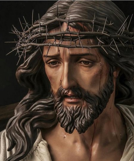 Скульптура иисуса христа