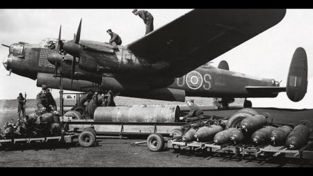 Бомбардировщик ланкастер второй мировой войны