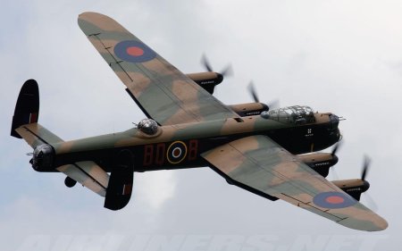 Авро ланкастер