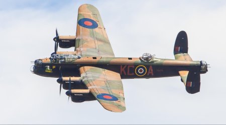 Самолет avro lancaster