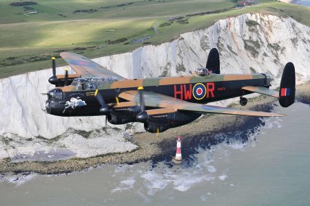 Бомбардировщик самолет