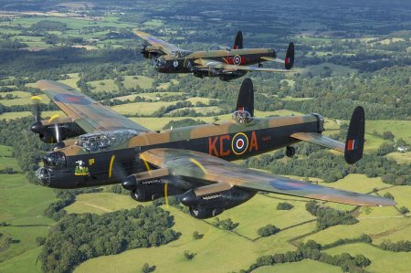 Самолет авро ланкастер