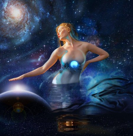 Космическая женщина