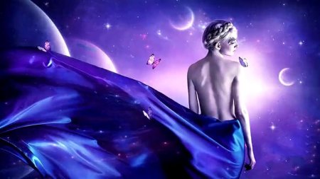 Космическая женщина