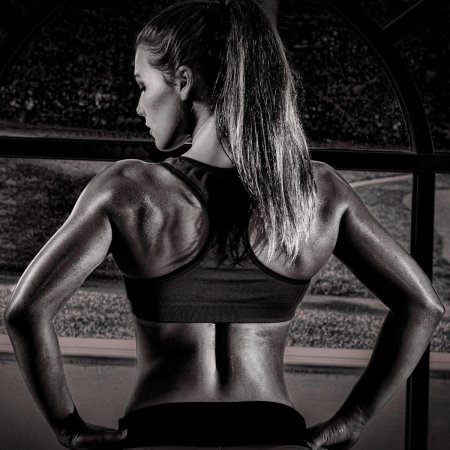 Девушка и фитнес