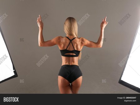 Спортивная женская спина