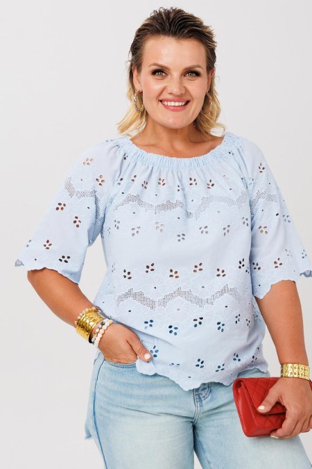 Голубая блуза