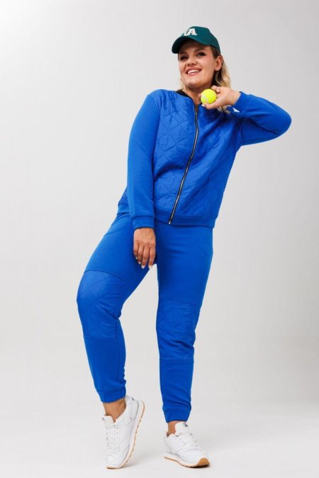 Женские спортивные костюмы