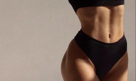 Спортивное женское тело