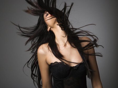 Красивые брюнетки