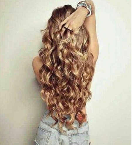 Светло русые кудрявые волосы