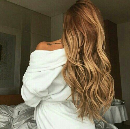 Длинные русые волосы