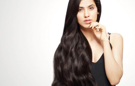 Брюнетки с длинными волосами