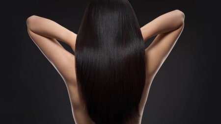 Девушки с красивыми волосами со спины