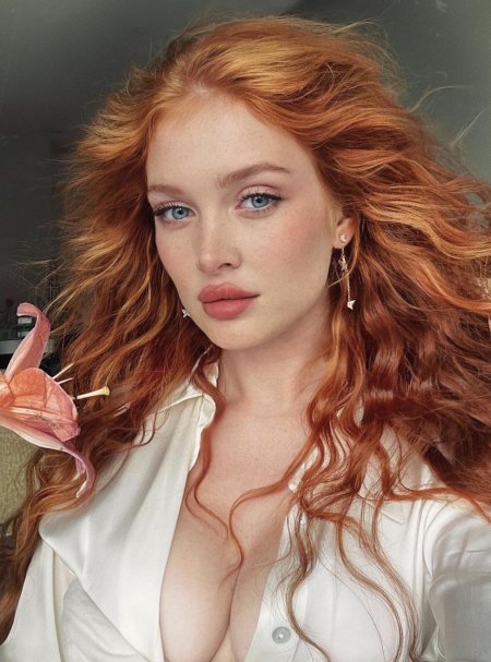 Анджелина Мишель рыжая