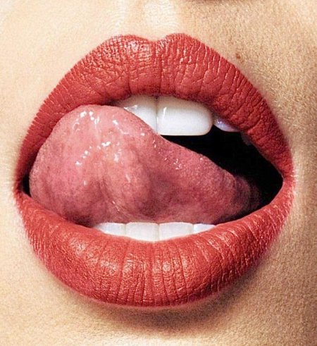 Женские губы