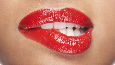 Губы красивые