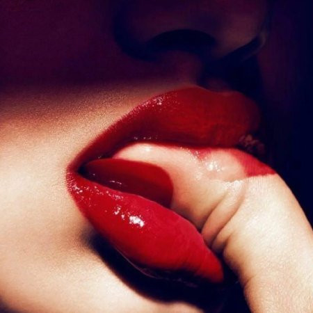 Губы женские