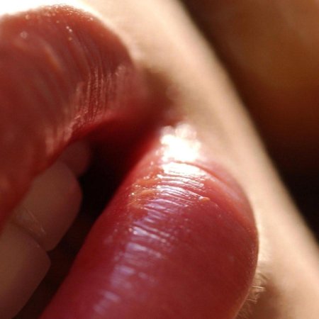 Женские губы