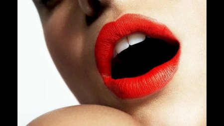 Женские губы