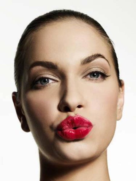 Губы девушки